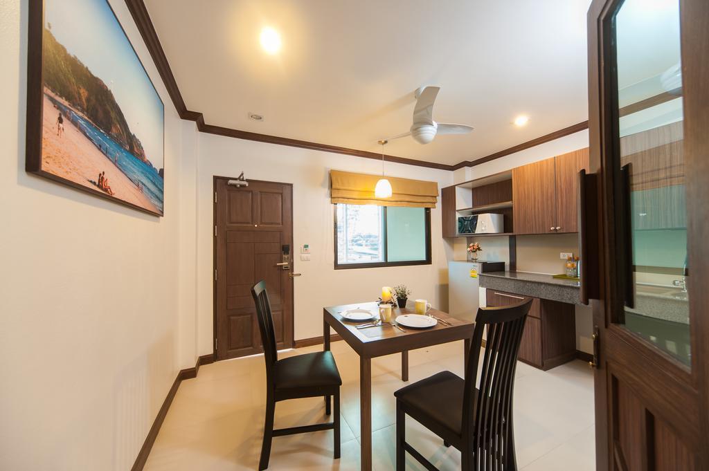 Aparthotel Ratana Hill Patong Habitación foto